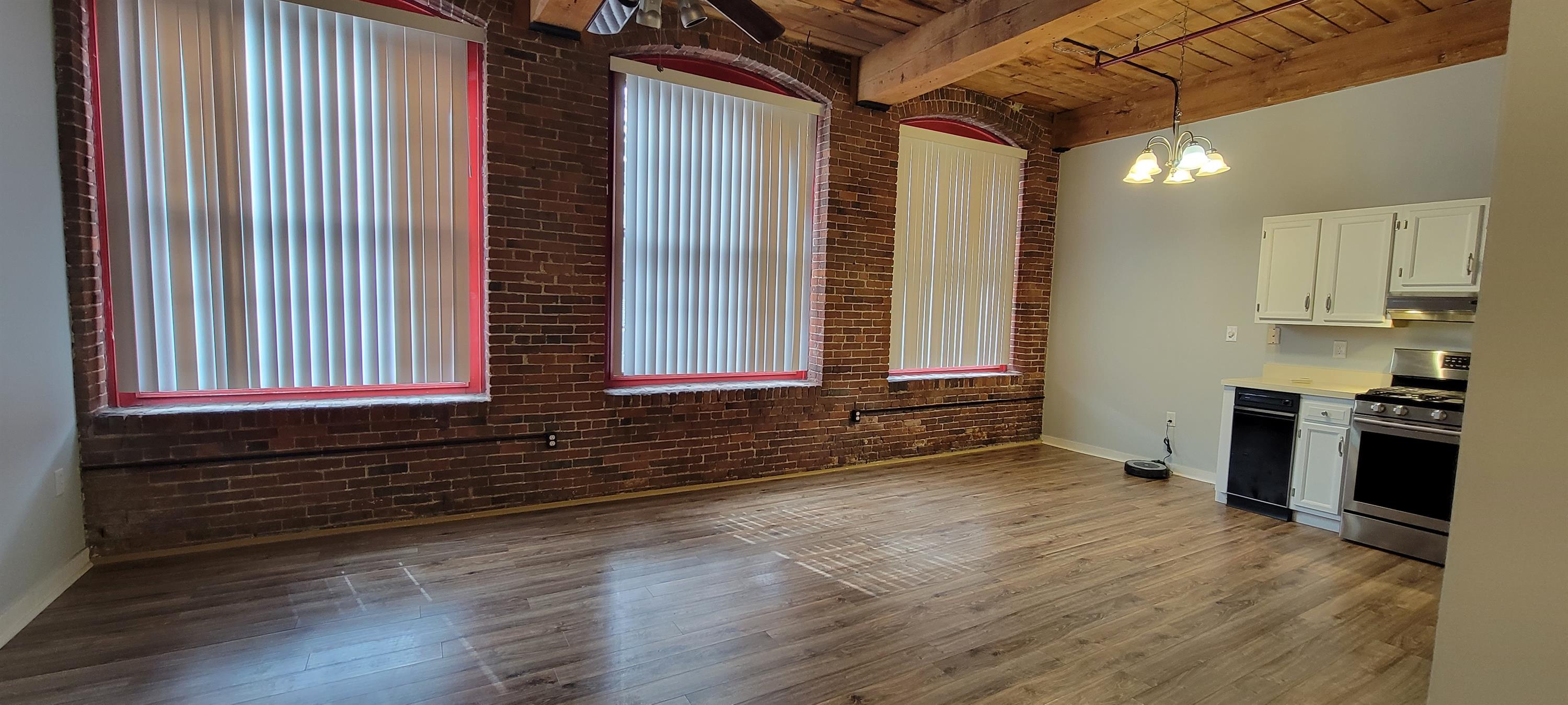 470 Silver Street - 102